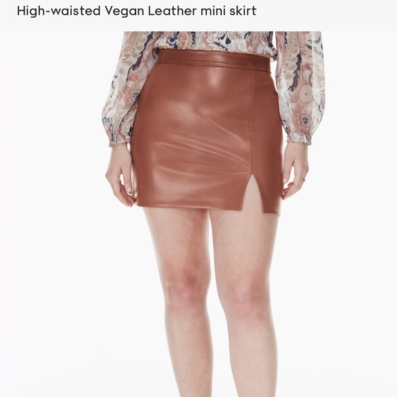 Aritzia high waisted mini skirt - Picture 4 of 4